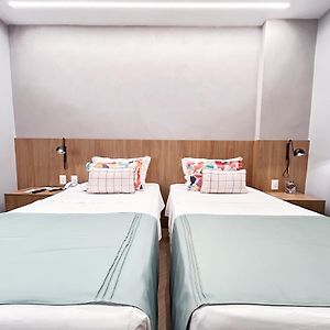 Habitación Estándar con 2 Camas Individuales